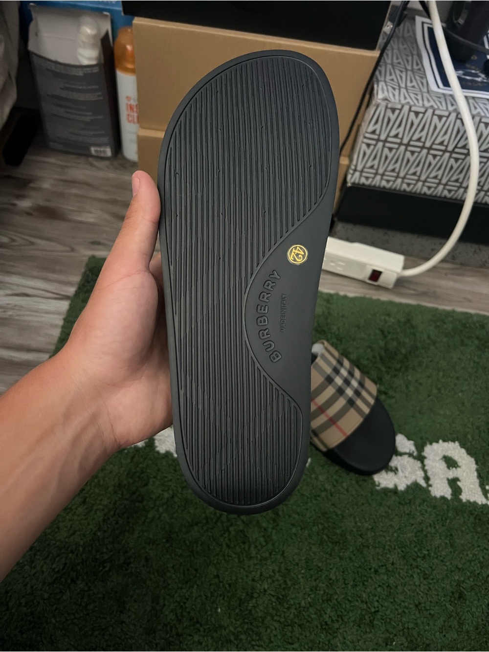 BURBERRY SLIDES WITH BOX - Picture 5 of 8